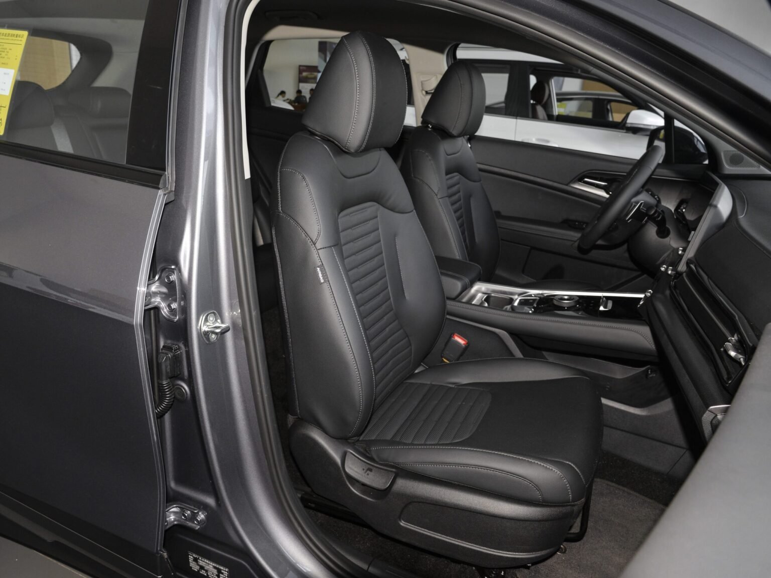 KIA Sportage HEV Luxury Edition — gallery photo 15 of 15