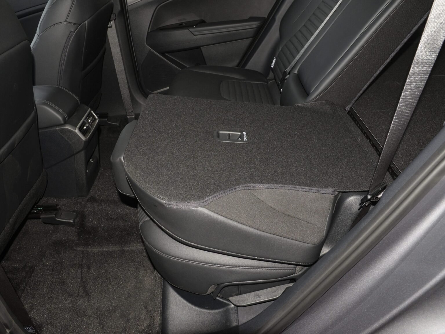 KIA Sportage HEV Luxury Edition — gallery photo 14 of 15