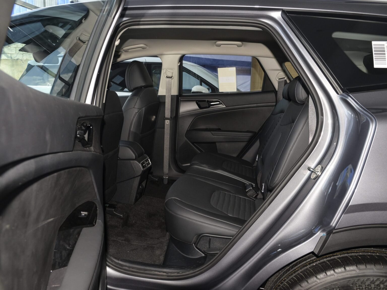 KIA Sportage HEV Luxury Edition — gallery photo 11 of 15