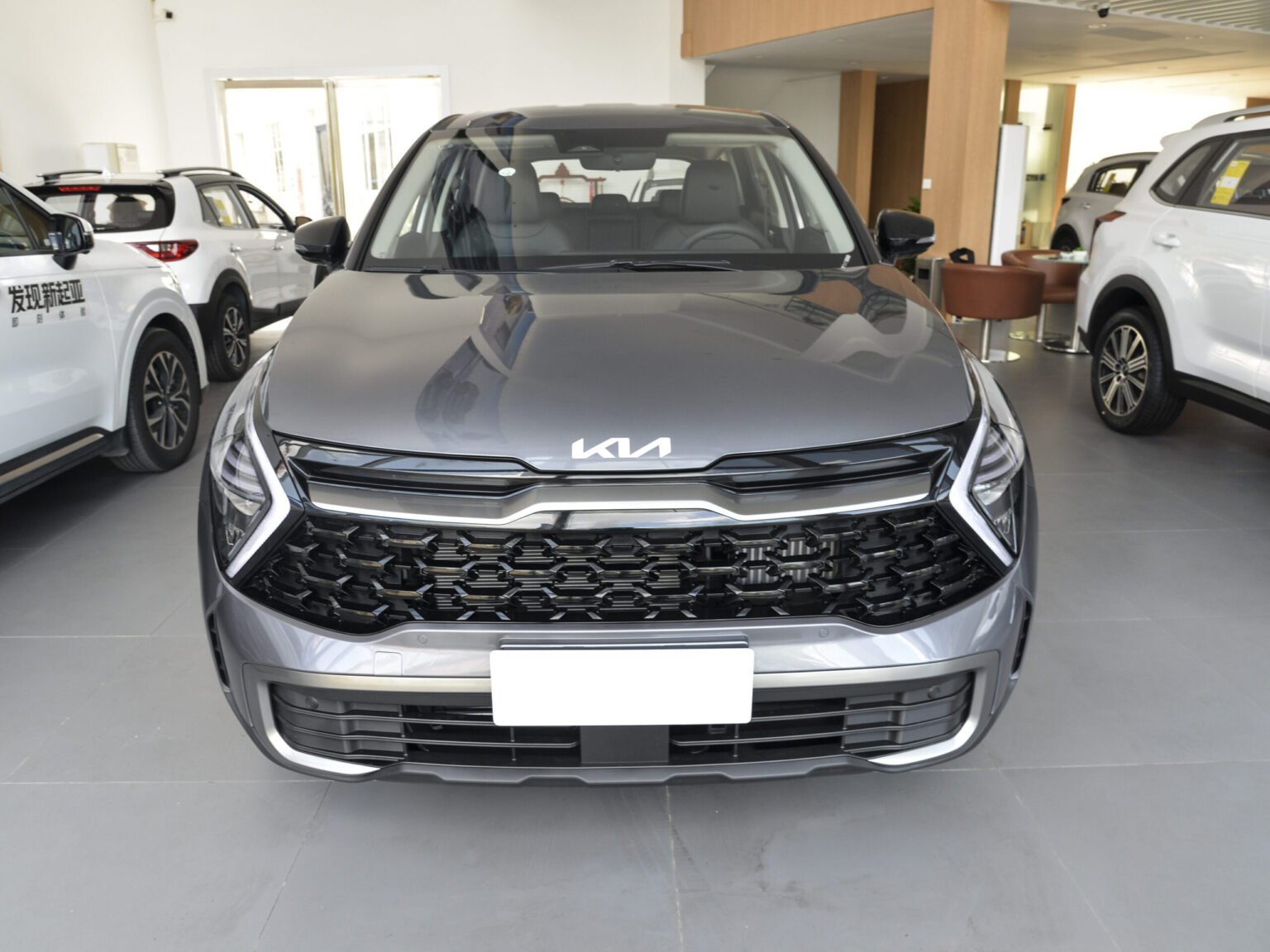 KIA Sportage HEV Luxury Edition — gallery photo 3 of 15
