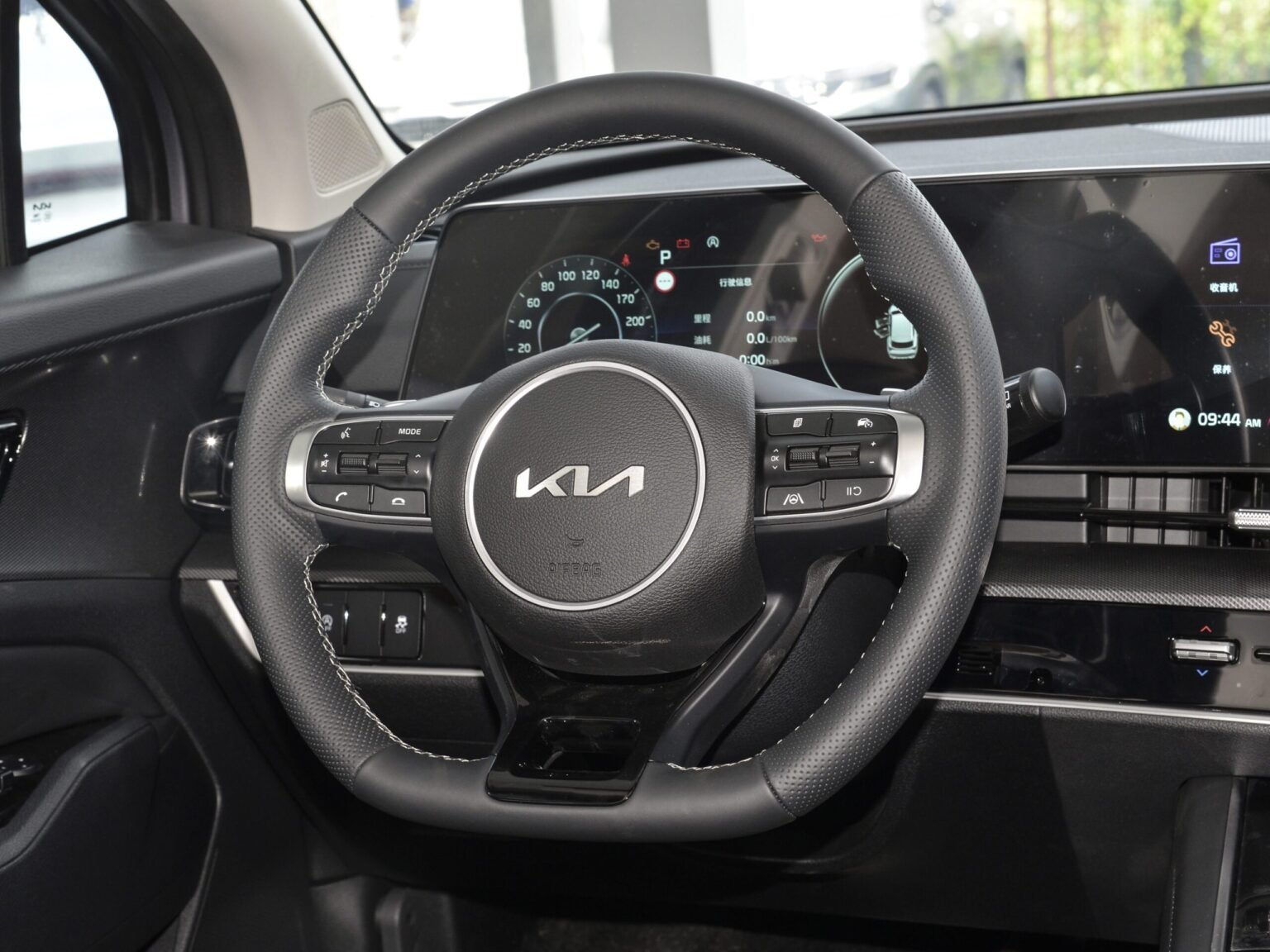 KIA Sportage HEV Luxury Edition — gallery photo 6 of 15