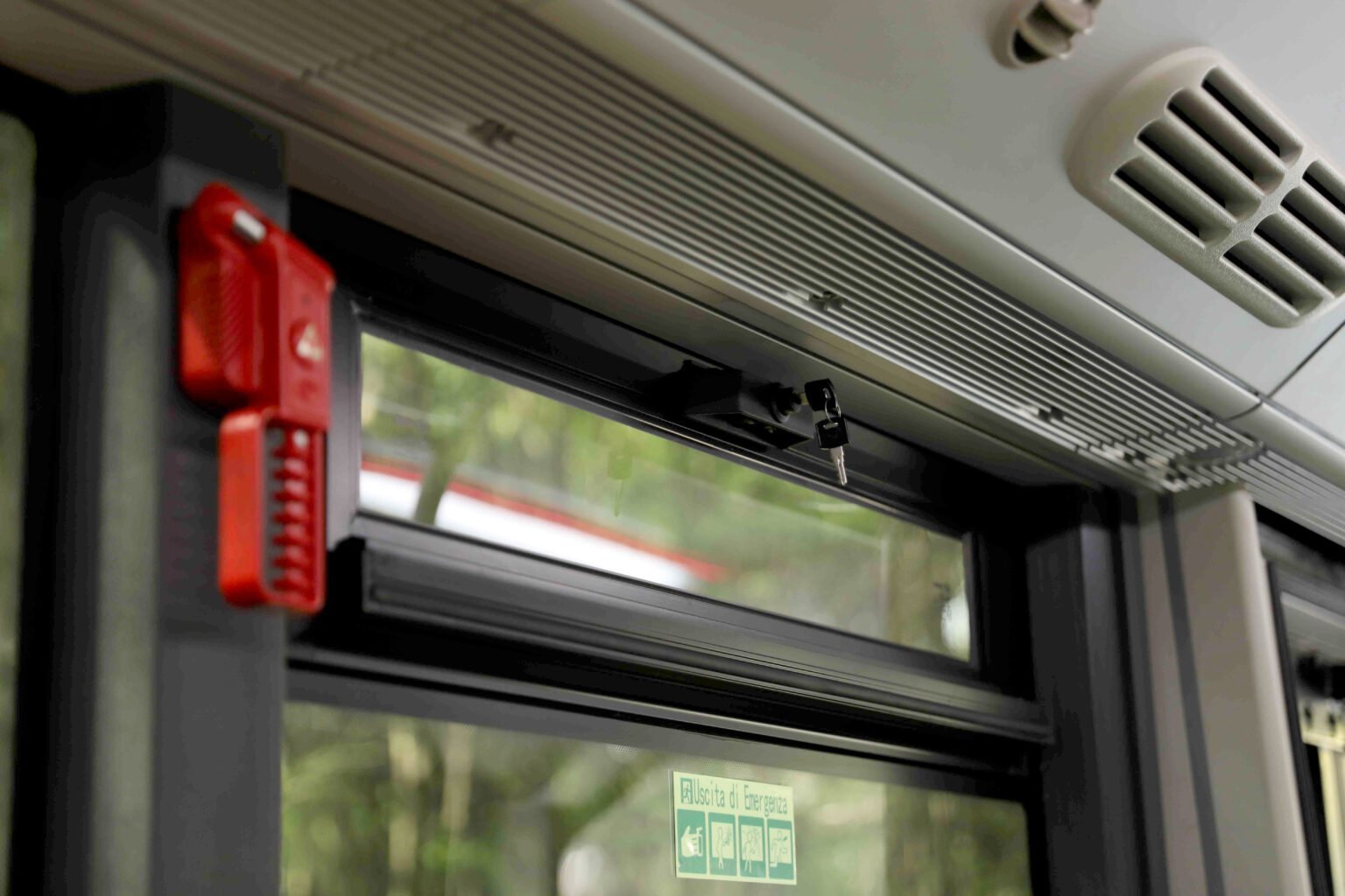 HILA Electric City Bus (Battery Electric) — gallery photo 8 of 10