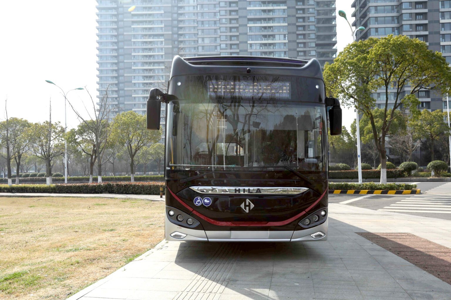 HILA Electric City Bus (Battery Electric) — gallery photo 1 of 10