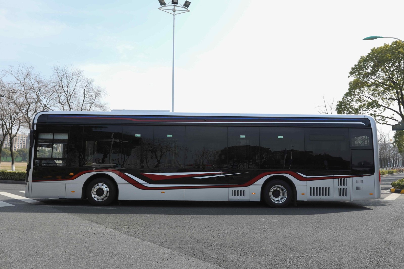 hila electric city bus (battery electric)